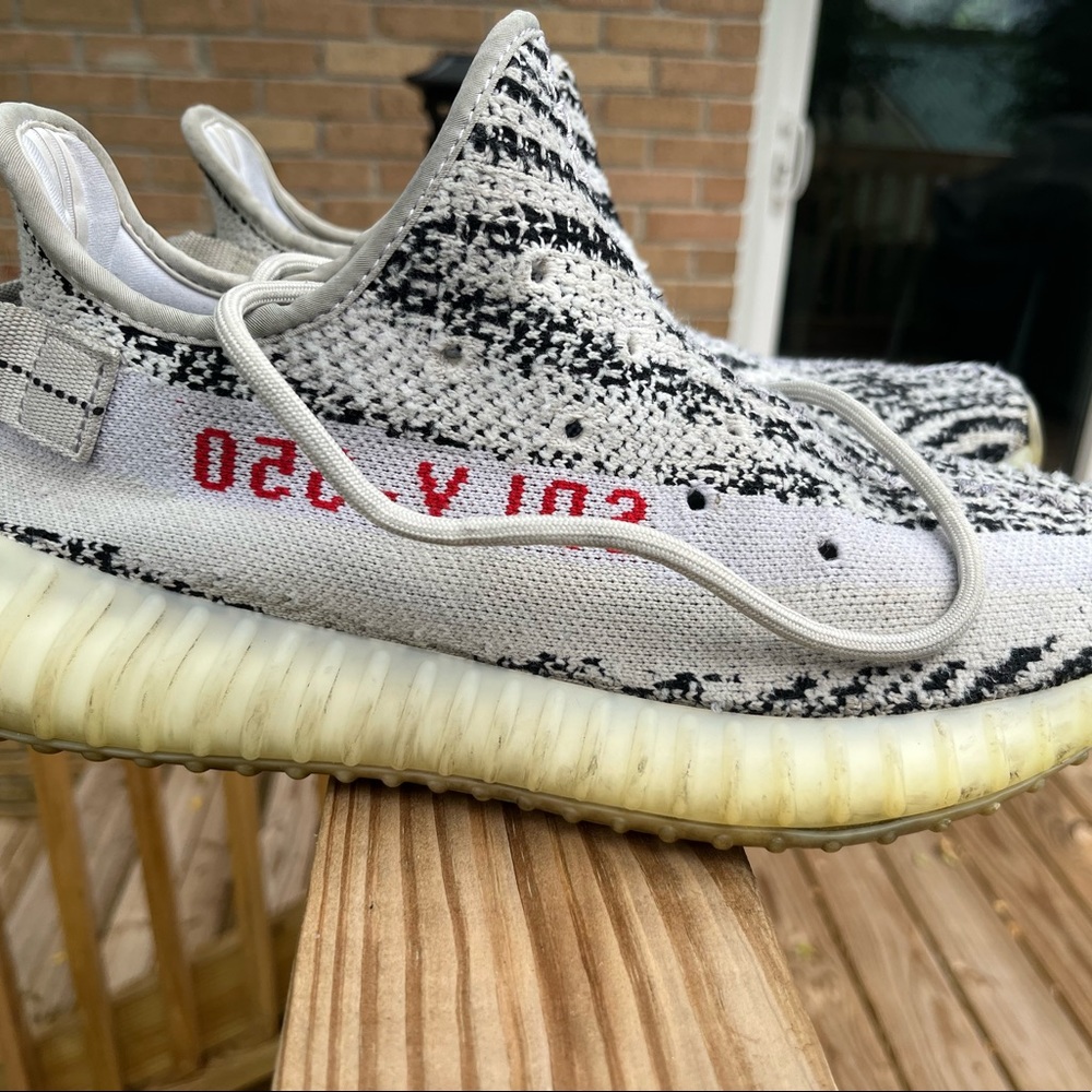 Yeezy 350 zebra used - Picture 4 of 5